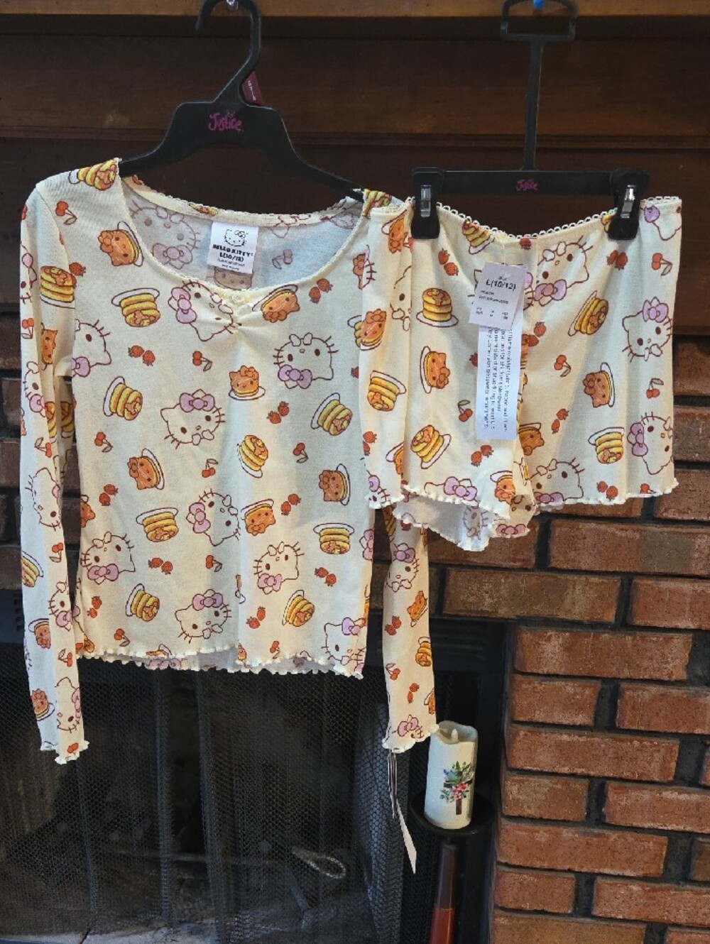 Sanrio Hello Kitty Cream Pajamas .